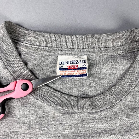 Vintage Graphic T-Shirt | 90's Levi's Grey Distressed T-Shirt with Number 53 - Picture 4 of 9